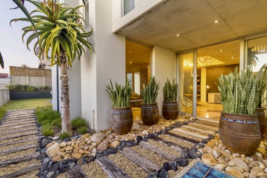 4 Bedroom Property for Sale in Van Riebeeckstrand Western Cape